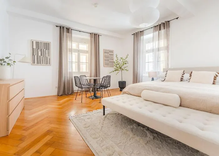 Hakuna - Penthouse Franziskanerplatz - Rooftop Apartman Graz